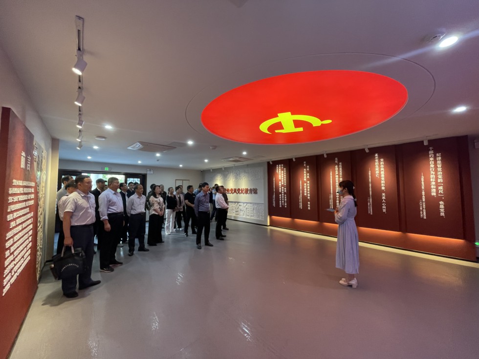 12.市農(nóng)業(yè)農(nóng)村局組織黨員干部開展警示教育活動.jpg
