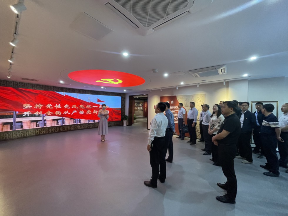 12.市農(nóng)業(yè)農(nóng)村局組織黨員干部開展警示教育活動1.jpg